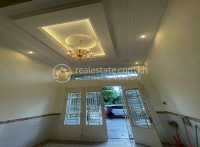 2 Bedrooms Flat For Sale for $75,000