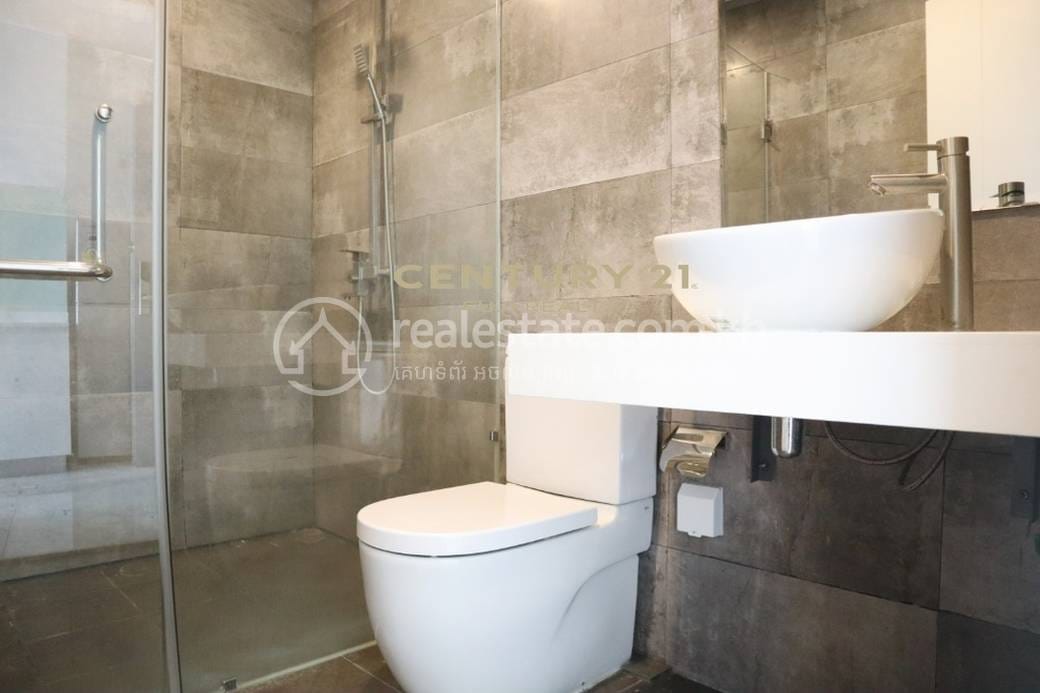 J Tower Condo | Zařízeno Condo Na prodej