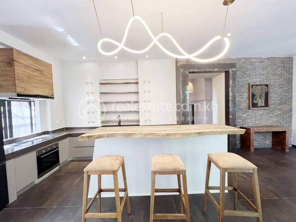 $1,700 Villa