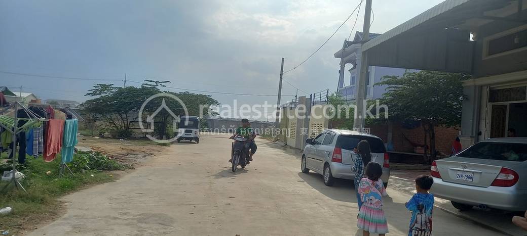 Preaek Pnov Villa For Sale in Preaek Pnov