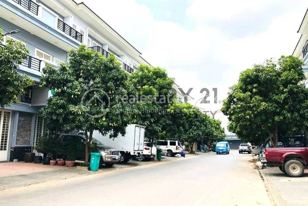 5卧室店屋出售，价格$295,000