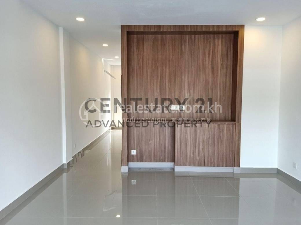 Sen Sok店屋出售，价格$203,000