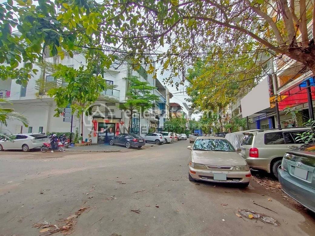 4 Bedrooms Byt Na prodej for $350,000