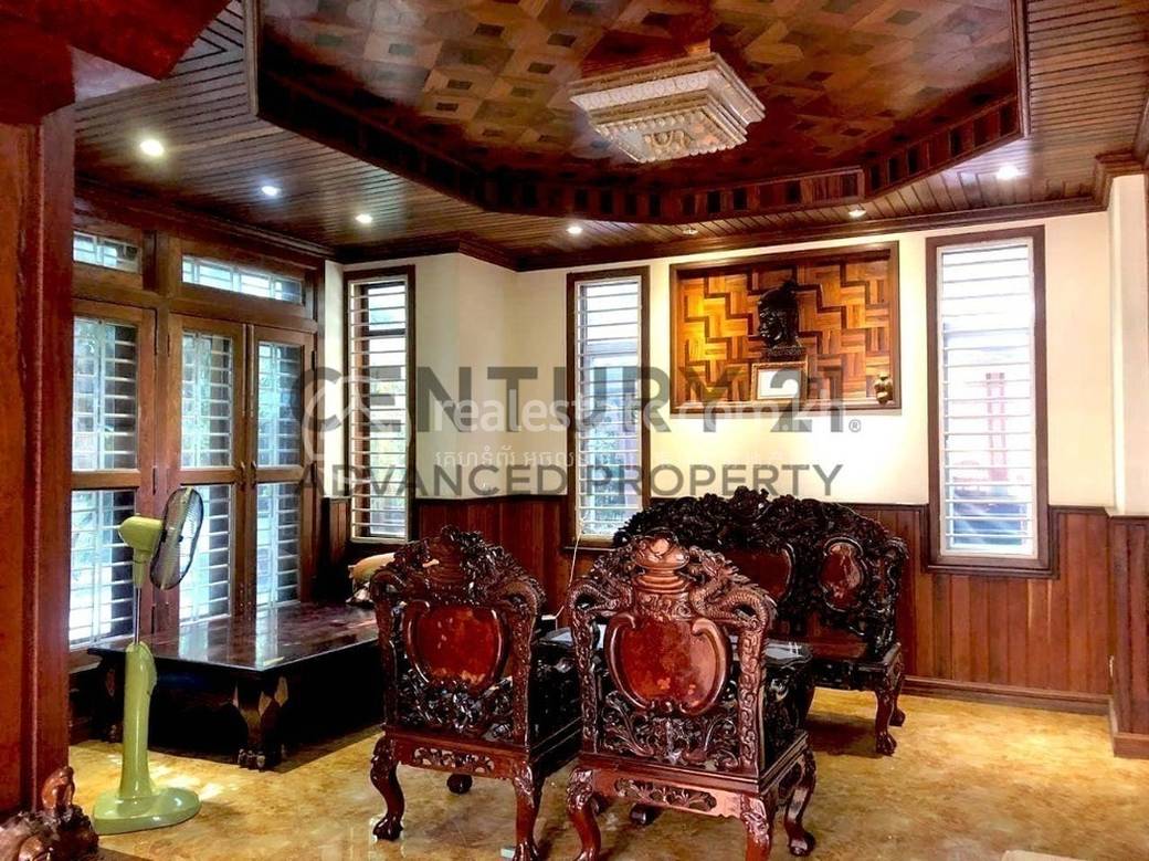 Khmuonh Villa For Sale in Khmuonh