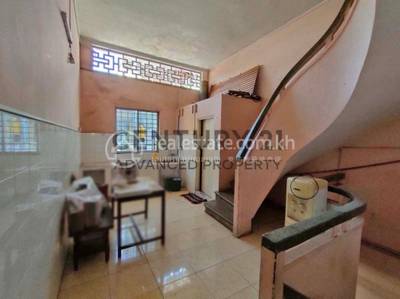  , Phsar Chas, Daun Penh, Phnom Penh