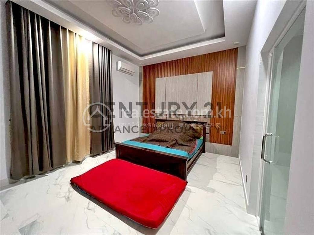 5 Bedrooms Villa For Sale for $799,000