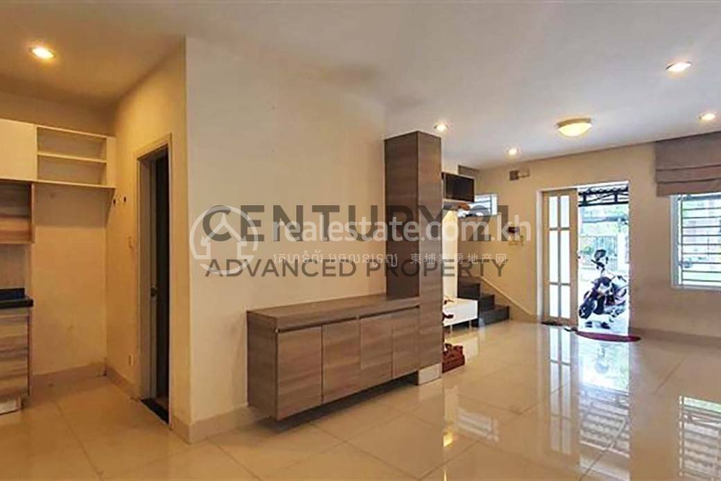 Chbar Ampov别墅出售，价格$170,000