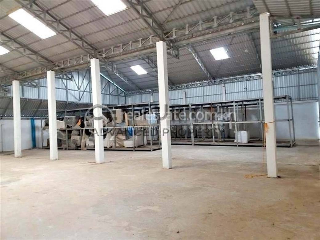 Por Sen Chey ឃ្លាំង សំរាប់លក់ នៅPor Sen Chey