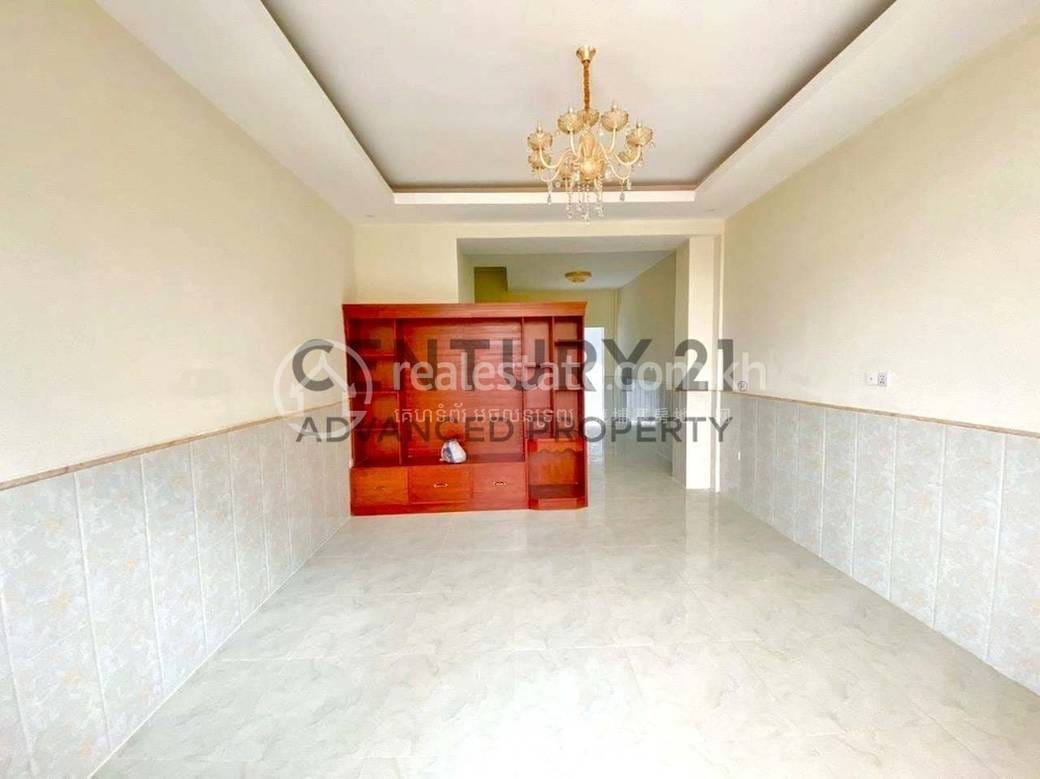 Por Sen Chey平房出售，价格$57,000