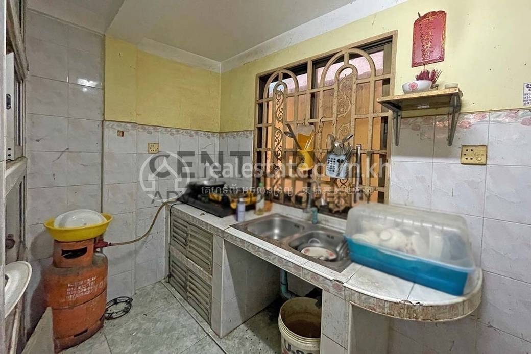 Toul Kork Flat House Na prodej in Toul Kork