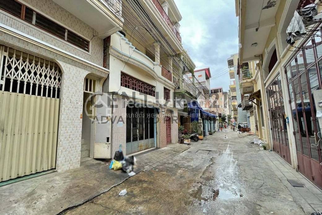 10 Bedrooms Flat House Na prodej for $330,000