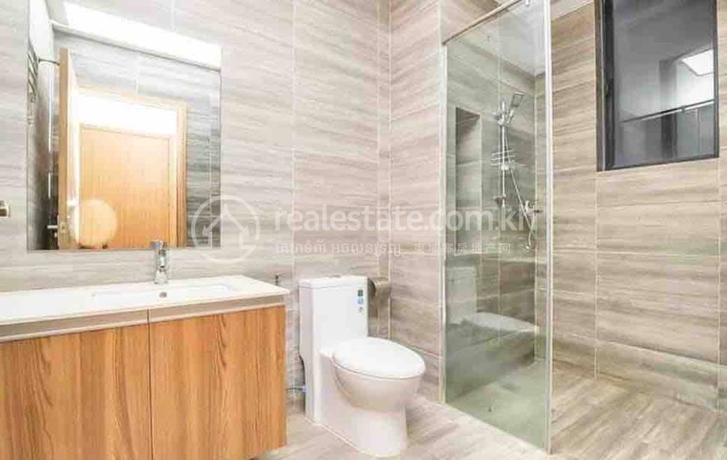 $400 Condo