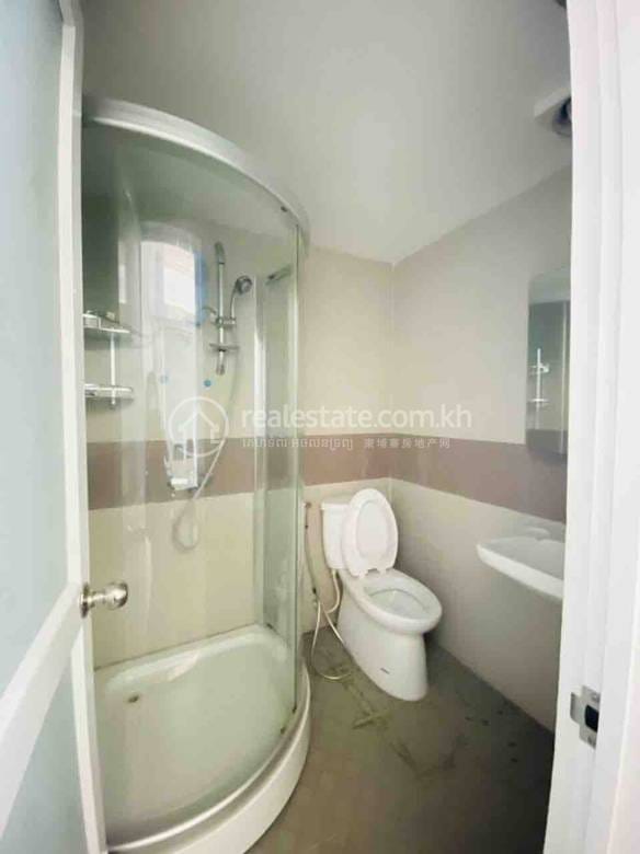 Flat House For Rent with 2 Parking Space