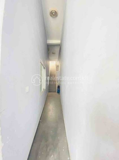 $6,000 Flat House