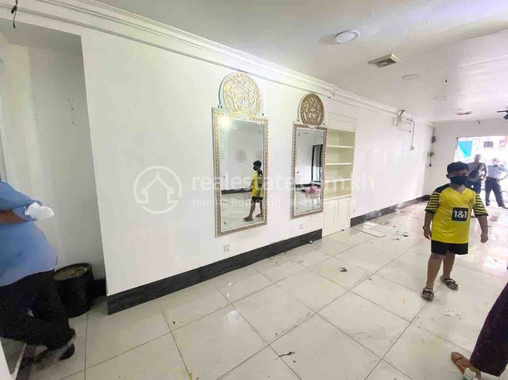 Shophouse For Rent in BKK 1, Boeng Keng Kang, Phnom Penh
