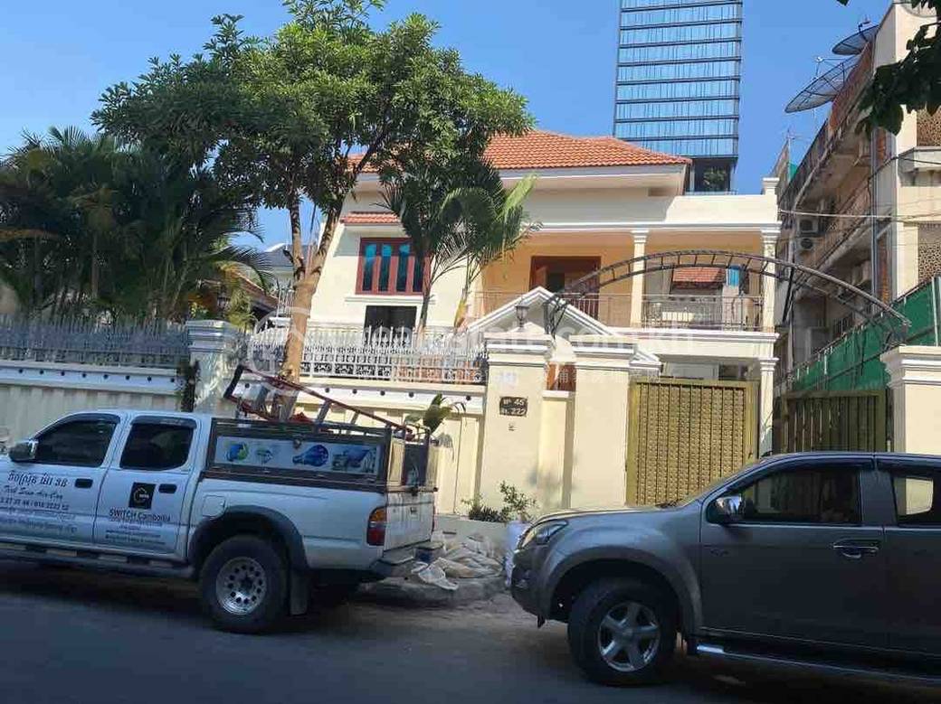 510 sqm Living Size Villa For Rent in Daun Penh