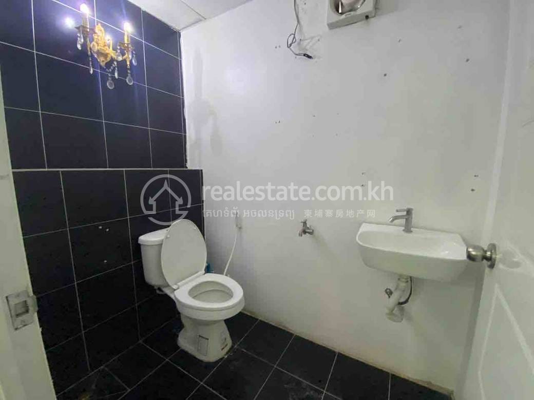 Shophouse For Rent in Boeng Keng Kang $1,900
