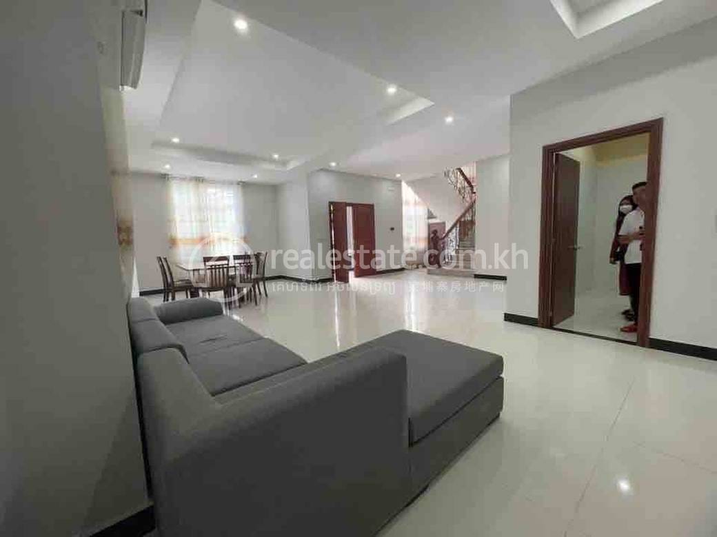 $2,500 Villa