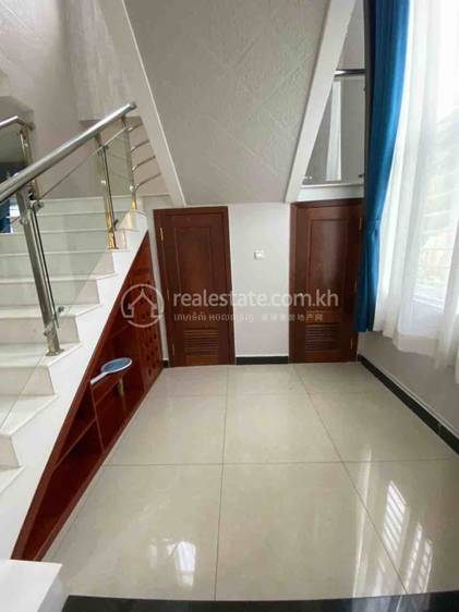 $2,500 Villa