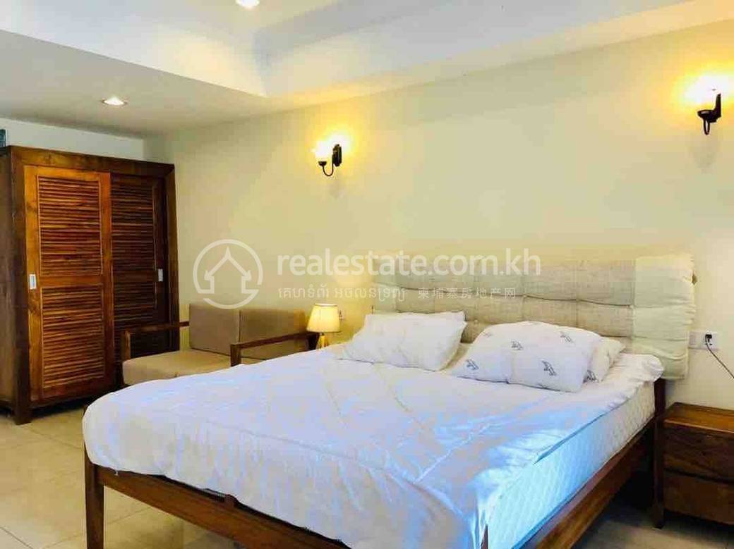 Condo For Rent with 1 Parking Space
