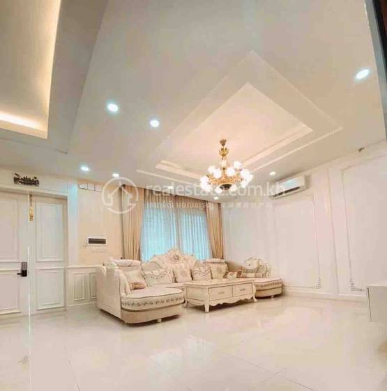 Vila K pronájmu in Nirouth, Chbar Ampov, Phnom Penh