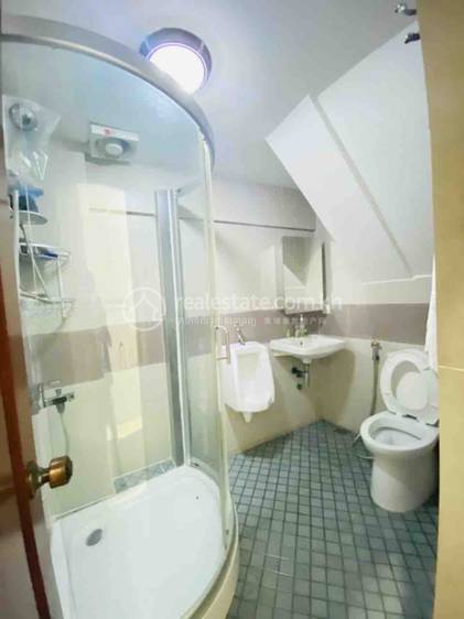122 sqm Living Size Flat House For Rent in Boeng Keng Kang