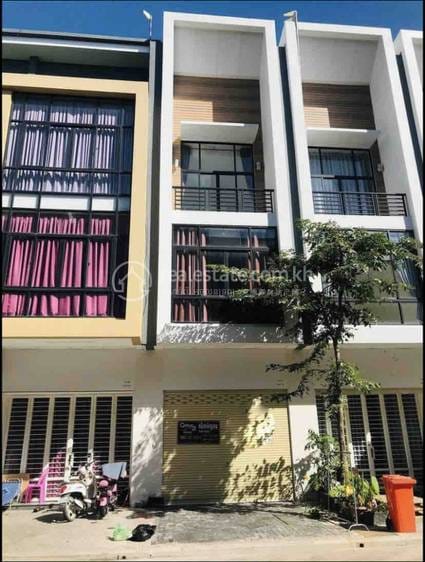 店屋出租，位于Nirouth分区, 铁桥头区, 金边