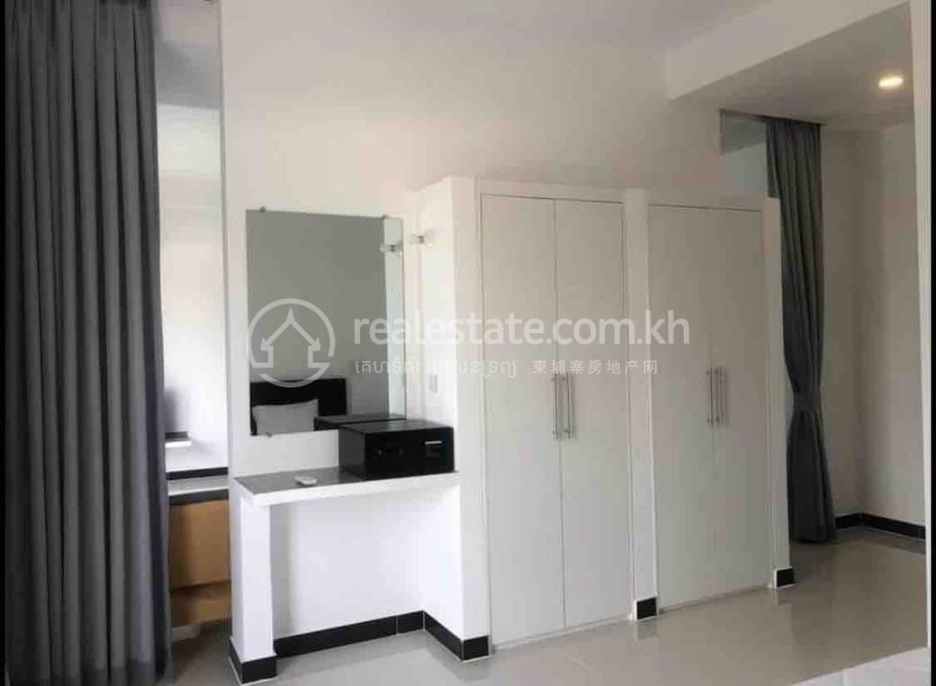Chamkarmon Apartment For Rent in Chamkarmon