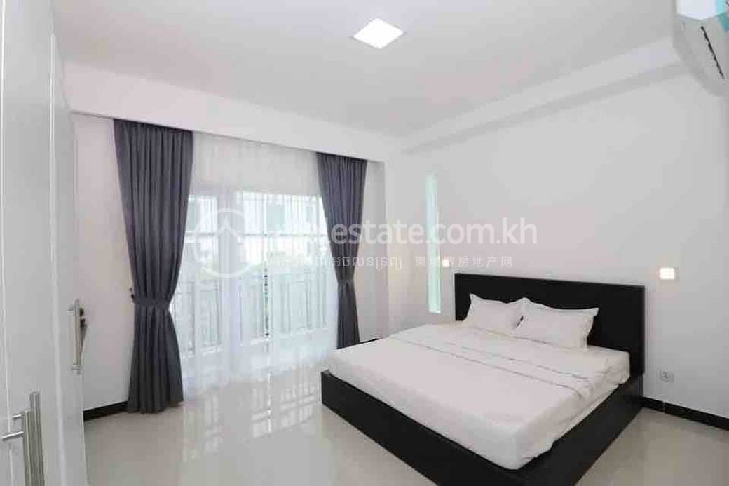 Apartment For Rent with 1 Parking Space