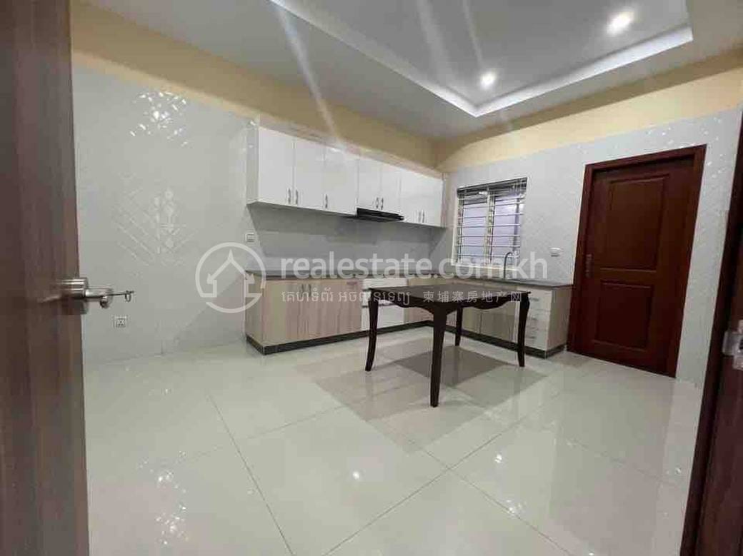 Villa For Rent in Phnom Penh Thmey, Sen Sok, Phnom Penh
