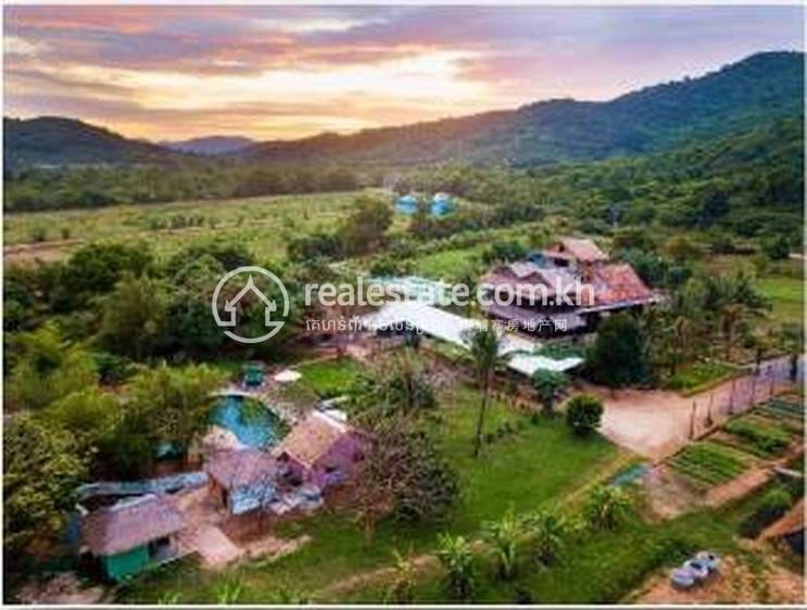 Lot For Sale with 4 Parking Space