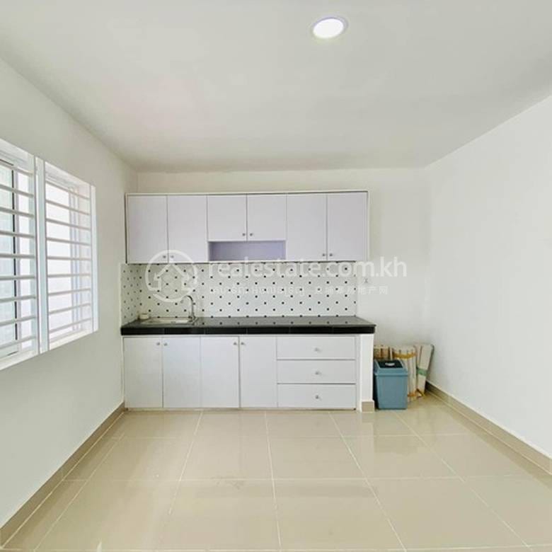 2 Bedrooms House and lot Na prodej for $39,999