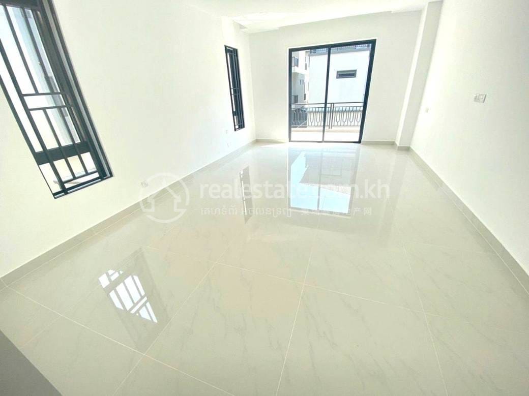 Cheung Aek Villa For Sale in Cheung Aek