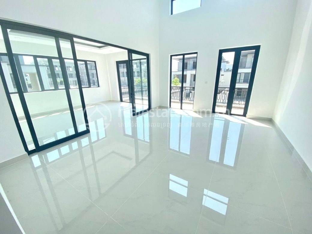 Villa For Sale in Dangkao $2,800,000