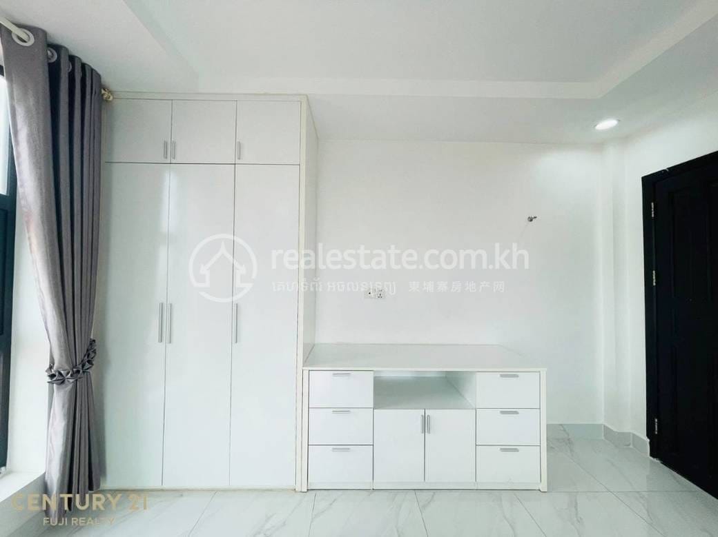 Chamkarmon Apartment For Rent in Chamkarmon