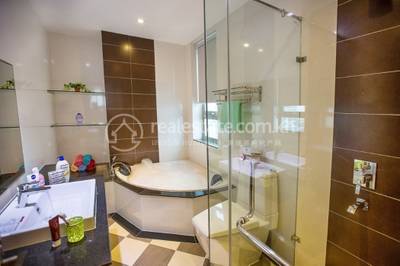 Apartmán K pronájmu in Boeng Keng Kang $1,800