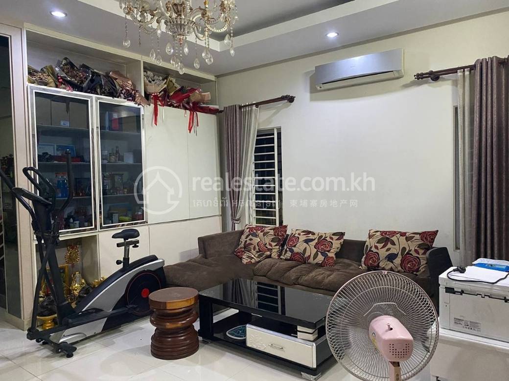 Chrang Chamres I Twin Villa For Sale in Chrang Chamres I