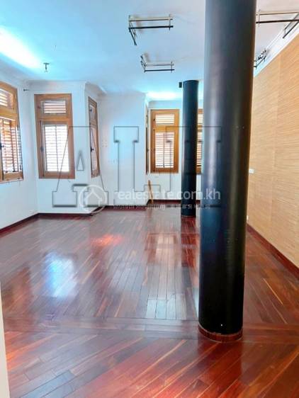 Chamkarmon别墅出租，价格$12,000