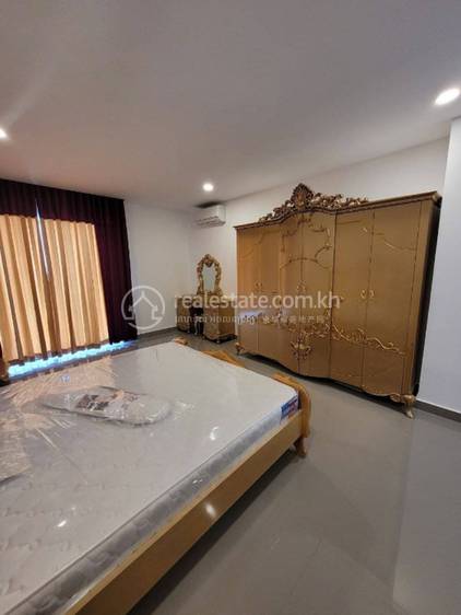 $4,000 Villa