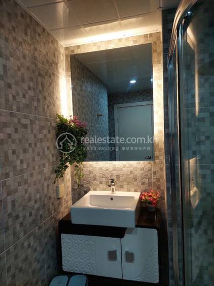 Chamkarmon Condo For Rent in Chamkarmon