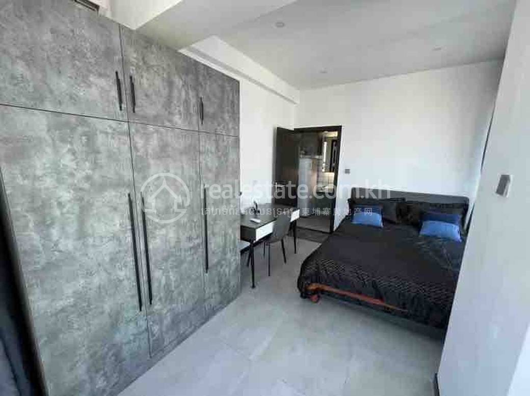 $750 Condo