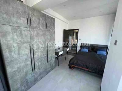 $750 Condo