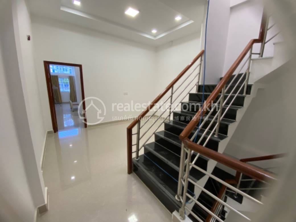 Flat For Rent in Sen Sok $750