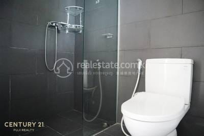 Condo For Sale with 1 Parking Space