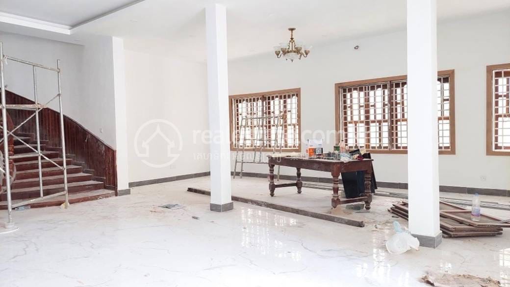 $6,500 Villa