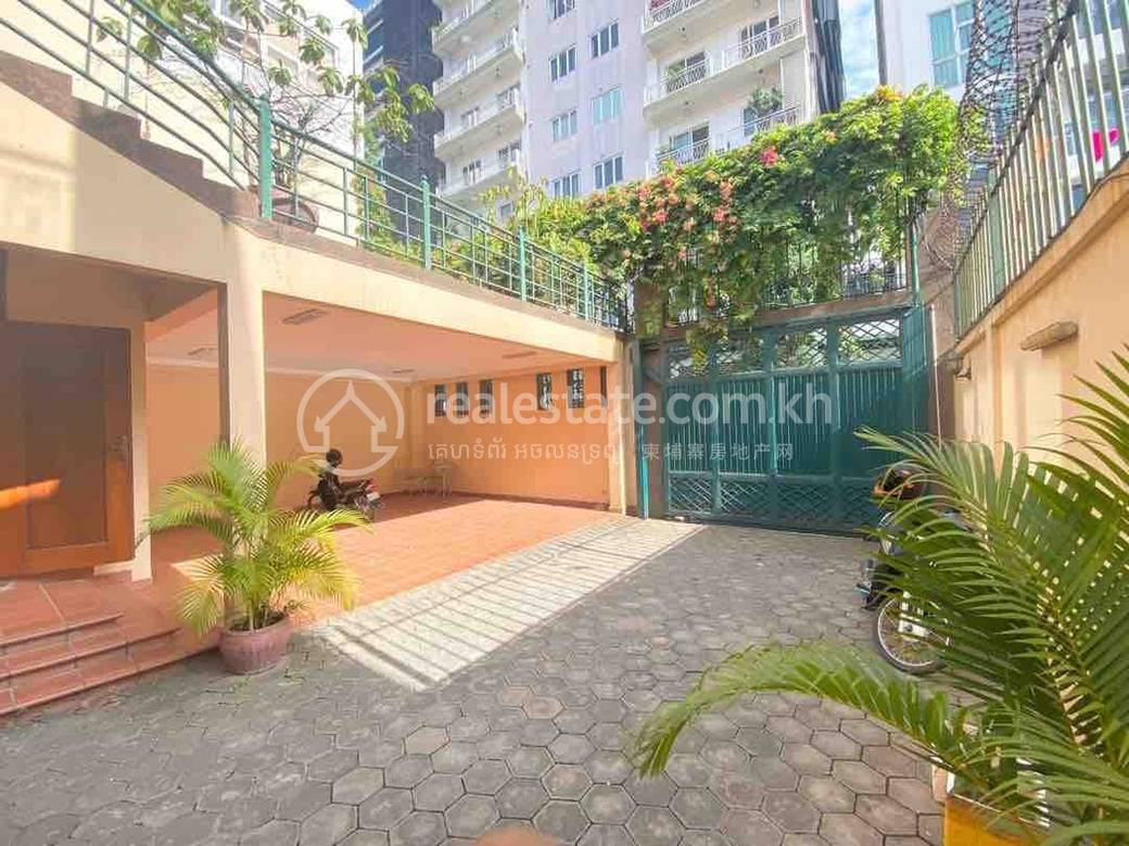 Willa Na wynajem o powierzchni mieszkalnej 410 m² w Boeng Keng Kang