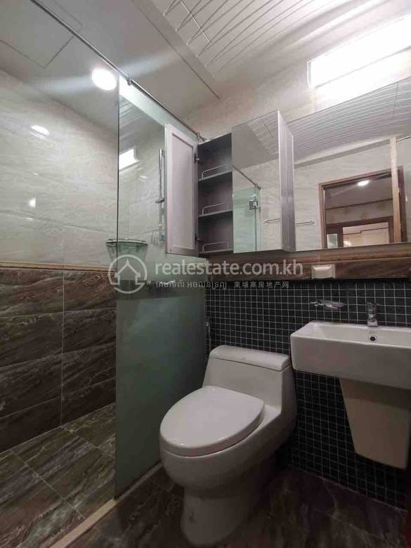 $1,100 Condo