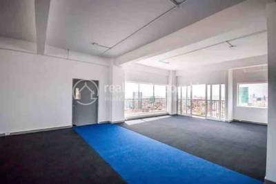Chamkarmon Condo For Rent in Chamkarmon