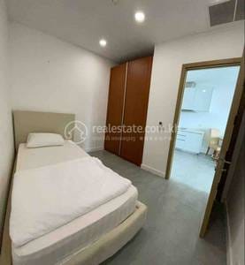 Condo For Rent in Chamkarmon $800