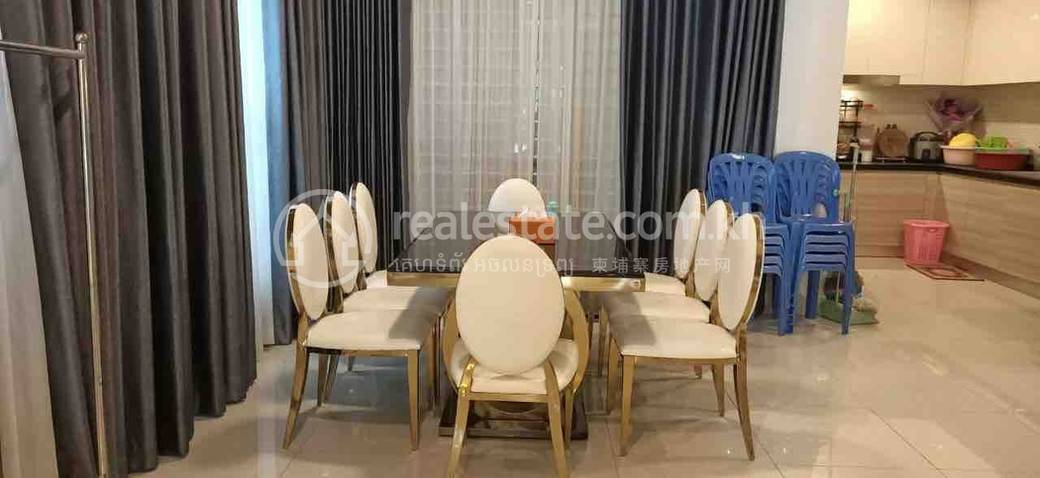 Twin Villa For Rent in Chroy Changvar $950